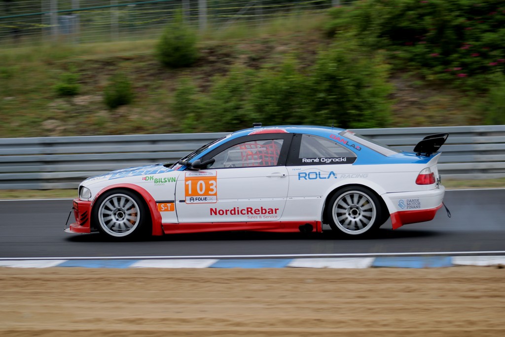 Rene Ogrocki stiller igen op i BMW M3 E46 raceren, med den helt fantastiske lyd. Det er dog kun anden weekend at han kører i bilen, så han er stadig ved at vende sig til dens køreegenskaber
(Foto: JJ Media)